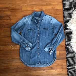 Gap 1969 Denim Button Down Shirt. Size Small